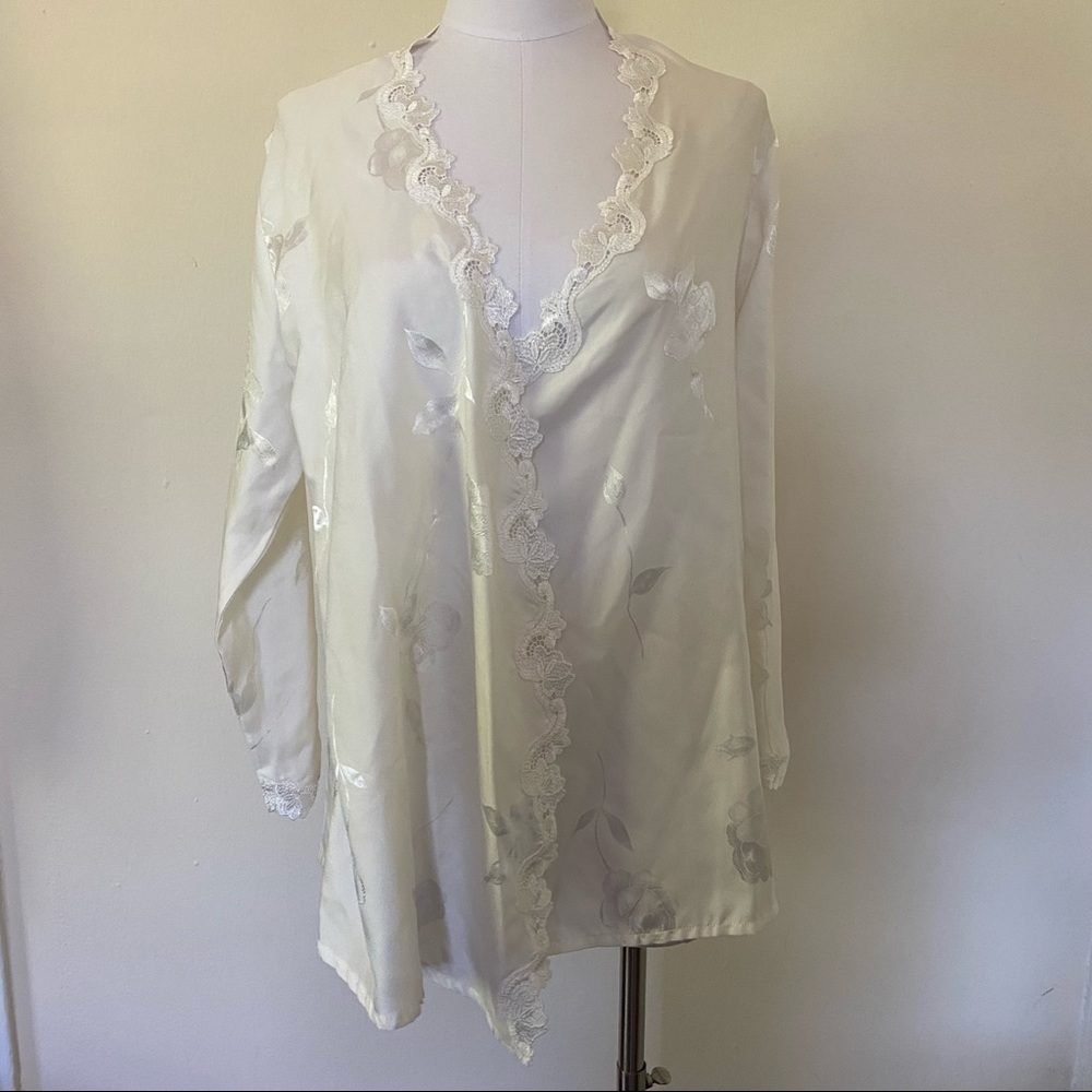 Vintage White satin robe